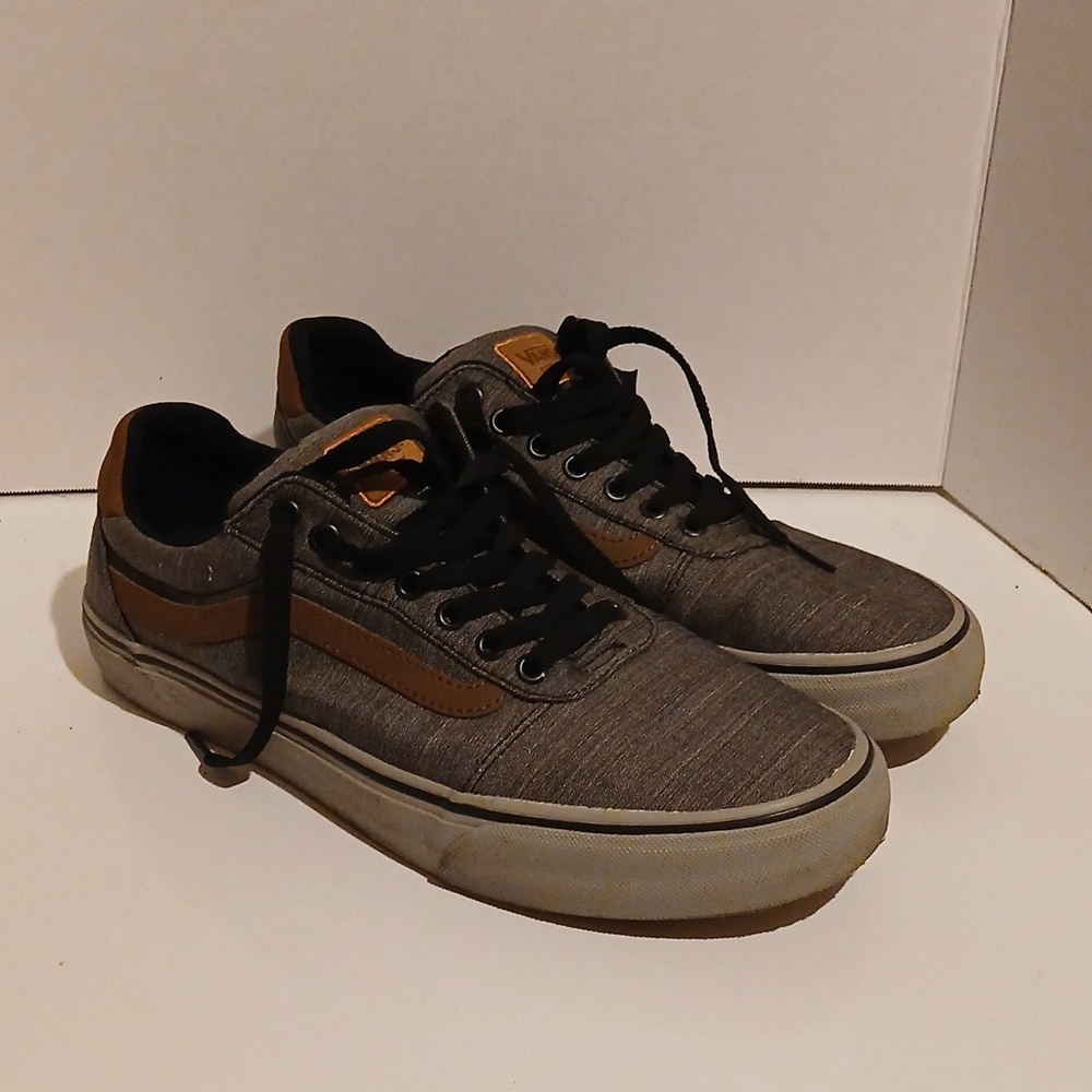 Vans Ward Deluxe Textile Men's Sneakers in Gray and Tan